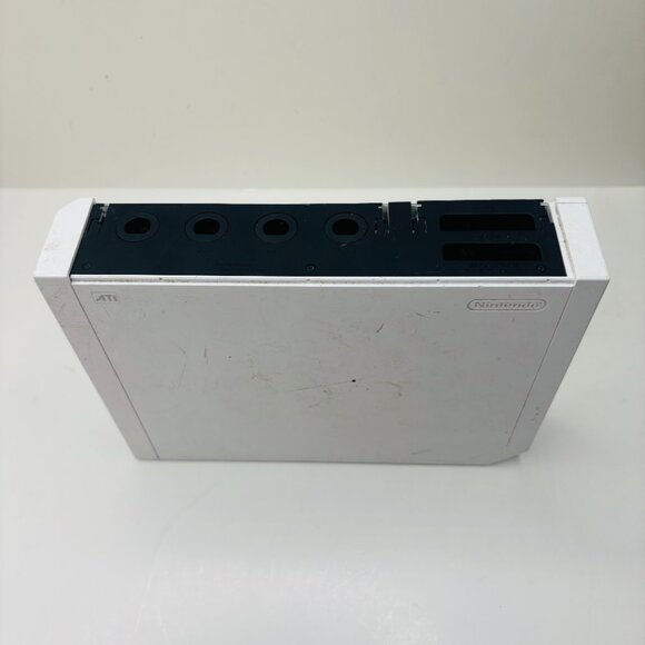 White Nintendo Wii RVL-001 GameCube Compatible Console Only - Picture 4 of 8